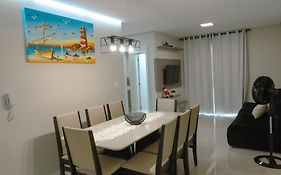 Apartamento Familiar III Próximo Beto Carrero e Praia